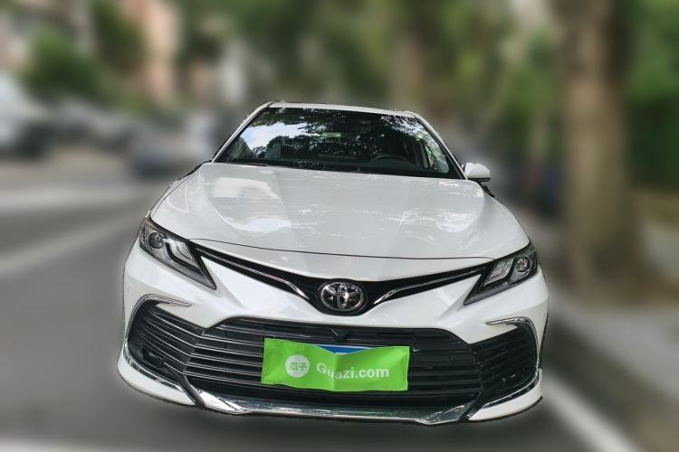 Toyota Camry 2023 — 2