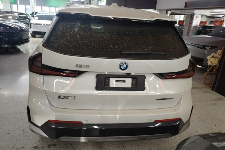 BMW iX1 2025 — 5