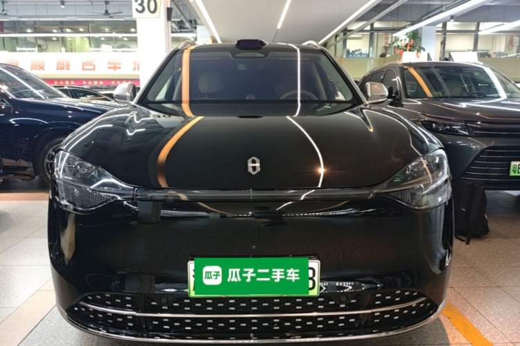 AITO M9 2024 — 2