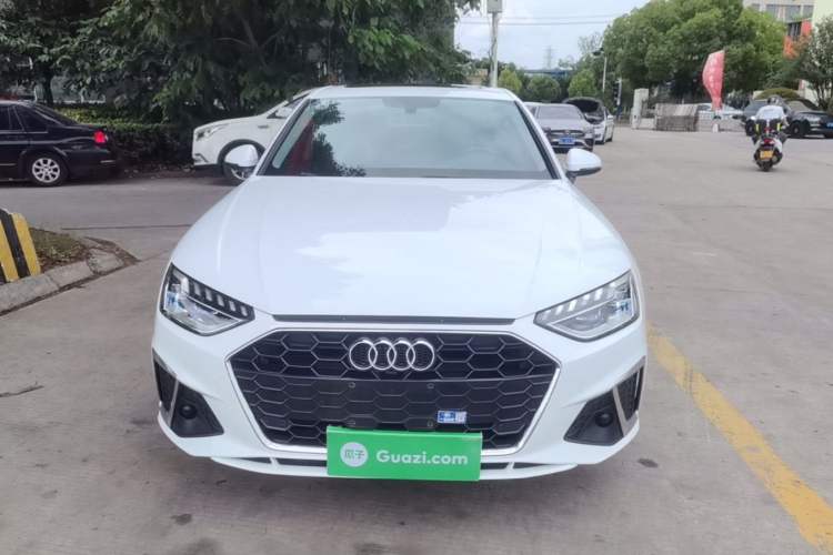 Audi A4 2020 — 2