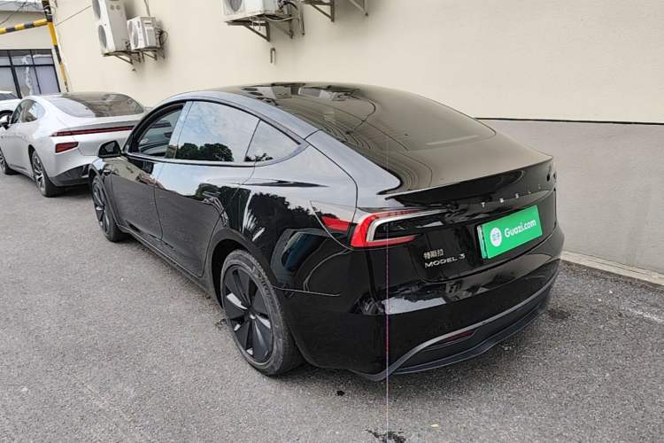 Tesla Model 3 2023 — 4