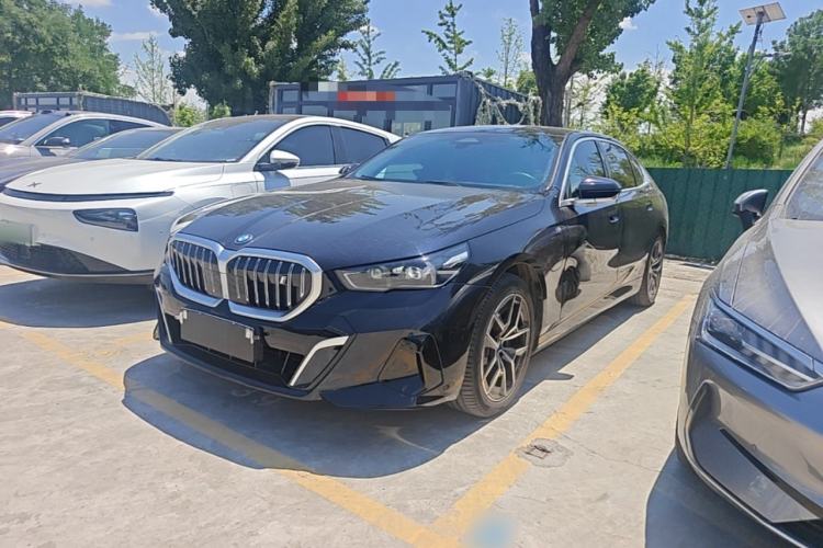 BMW i5 2024 — фото 1