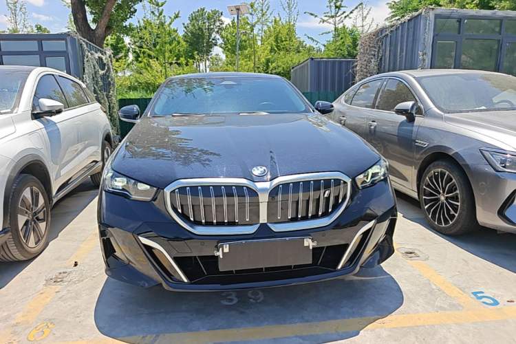 BMW i5 2024 — фото 2