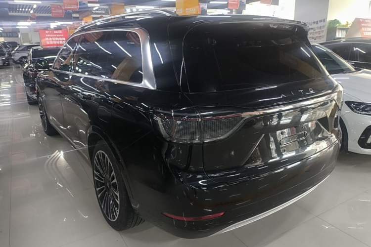 AITO M9 2024 — 4