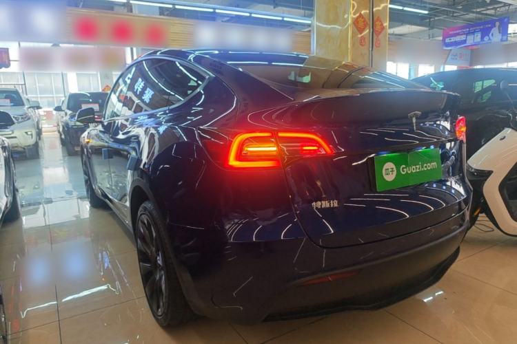 Tesla Model Y 2021 — 4