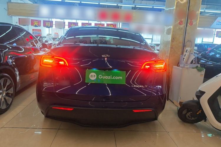 Tesla Model Y 2021 — 5
