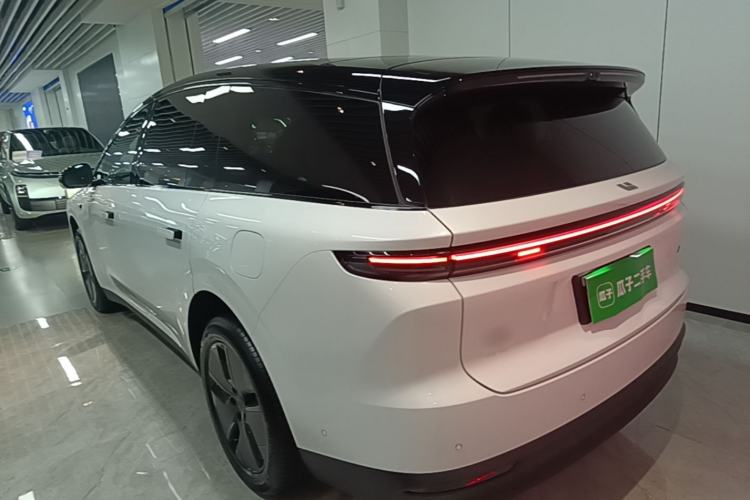 Li Auto i8 2025 — 4