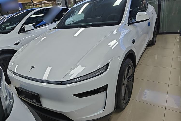 Tesla Model Y 2026 — 2