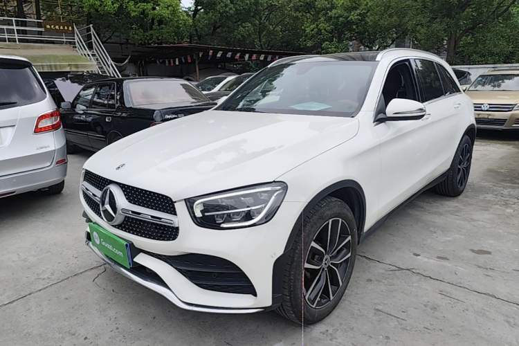 Mercedes-Benz GLC 260 L 2022 — фото 1