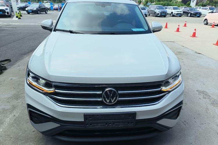Volkswagen tiguan l 2023 — фото 2