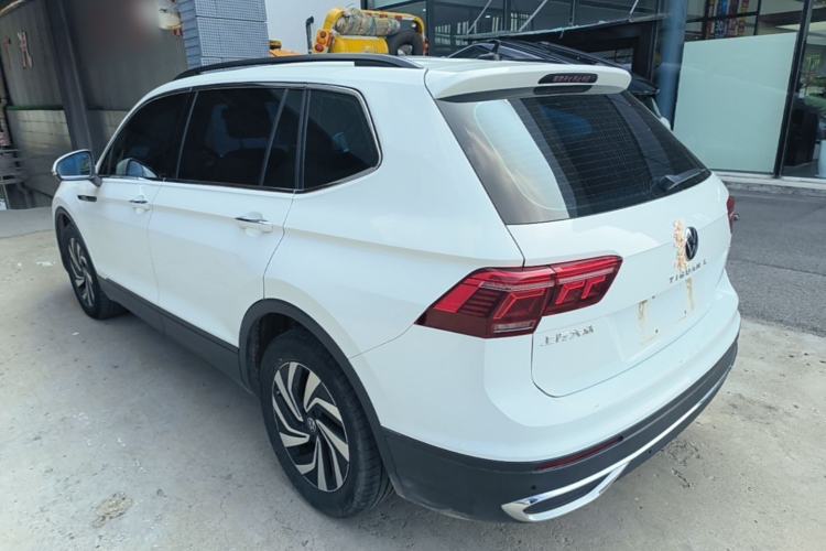 Volkswagen tiguan l 2023 — фото 4