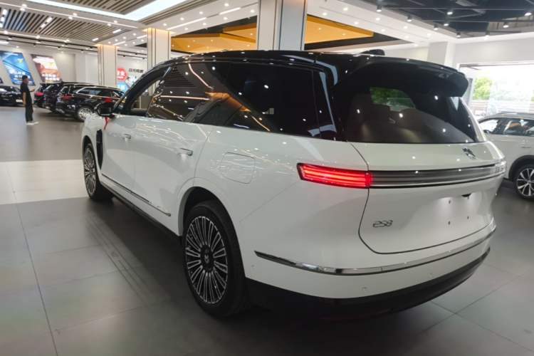 NIO ES8 2026 — 4