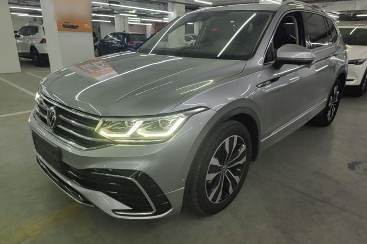 Volkswagen Tiguan L 2022 — фото 1