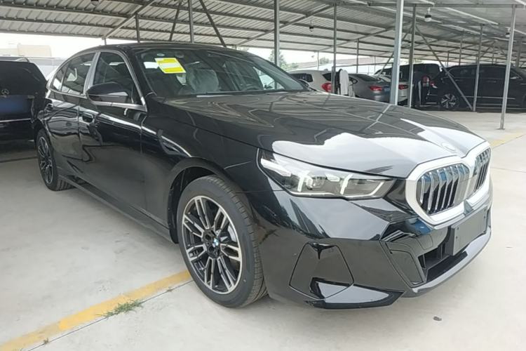 BMW 530Li 2026 — 3
