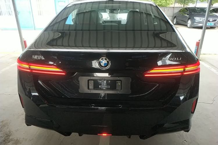BMW 530Li 2026 — 5