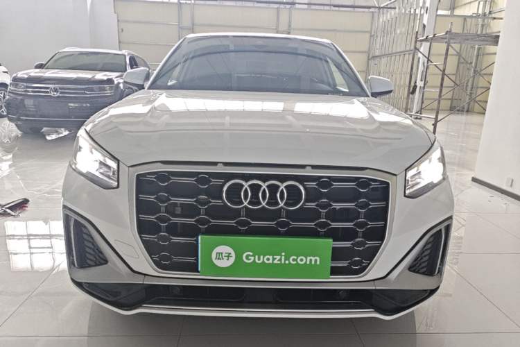 Audi Q2L 2022 — 2