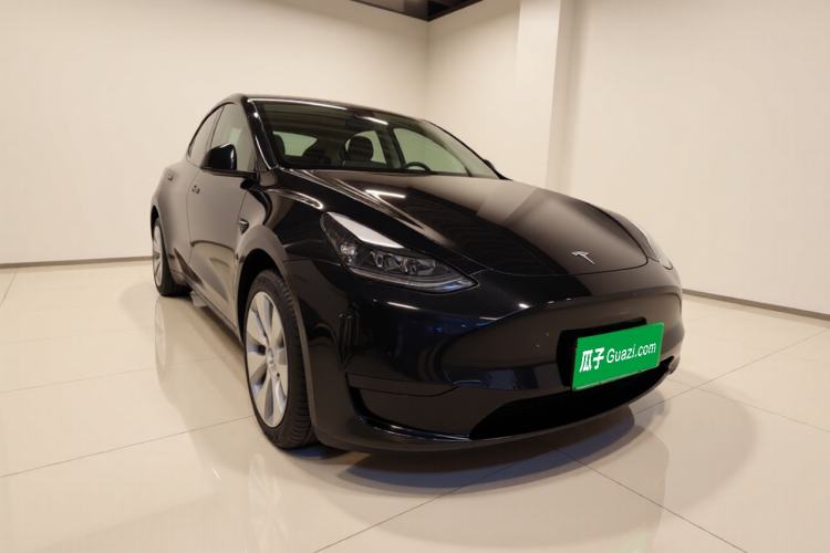 Tesla Model Y 2022 — 3