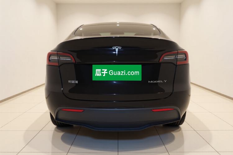 Tesla Model Y 2022 — 5