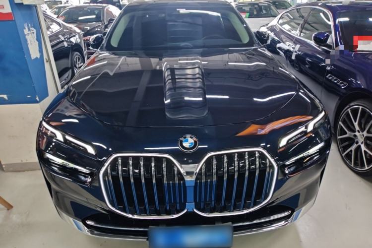 BMW 735Li 2023 — 2