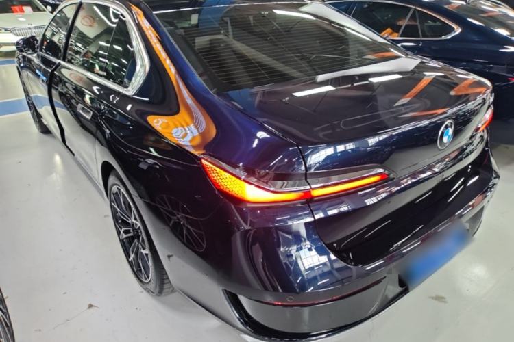 BMW 735Li 2023 — 4