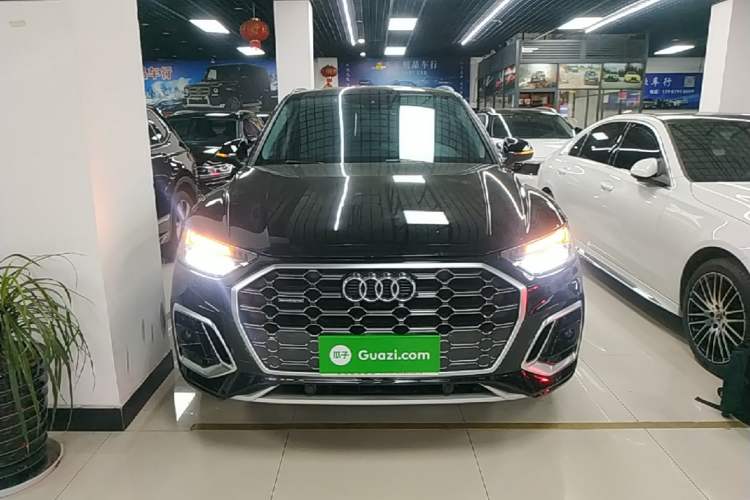 Audi Q5L 2022 — 2