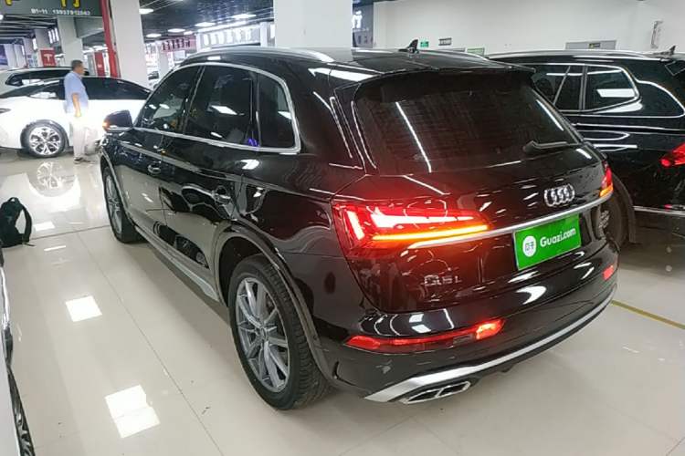 Audi Q5L 2022 — 4