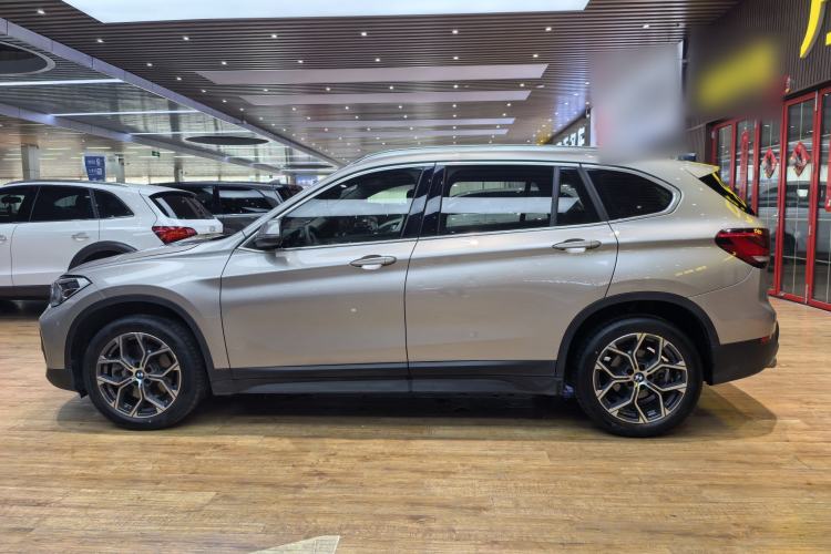 BMW X1 2021 — фото 5