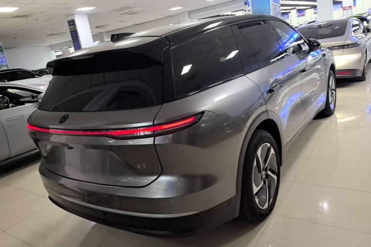 NIO ES8 2023 — 5