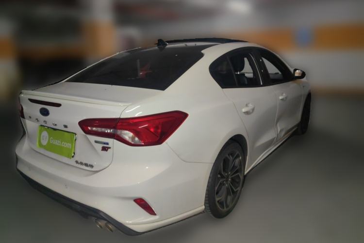 Ford Focus 2021 — 4