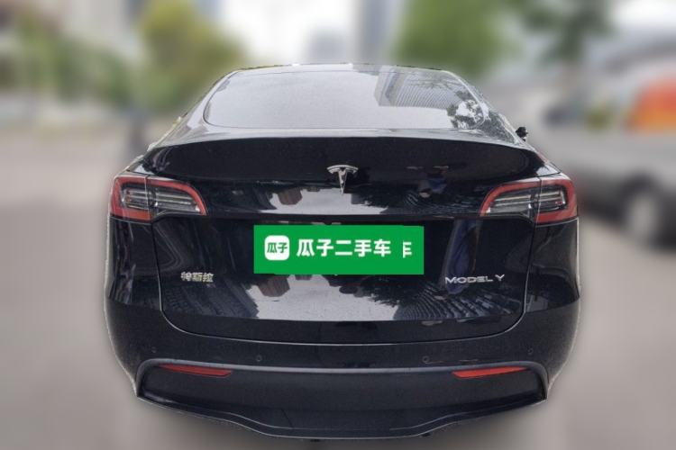 Tesla Model Y 2021 — 3