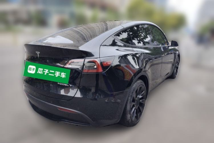 Tesla Model Y 2021 — 4