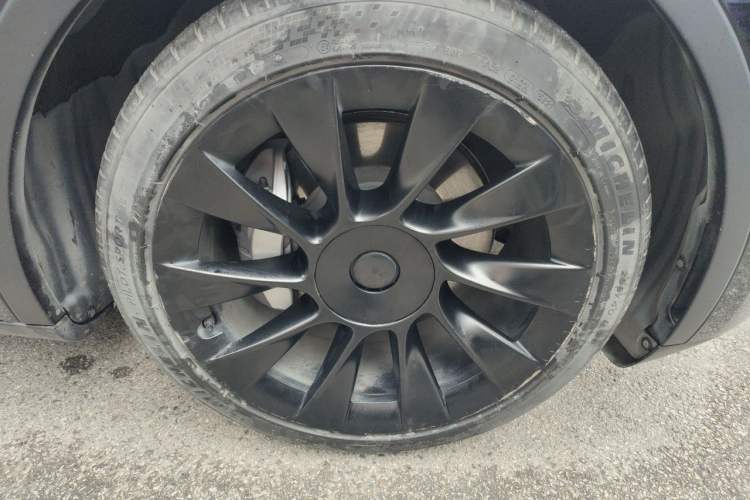 Tesla Model Y 2021 — 5