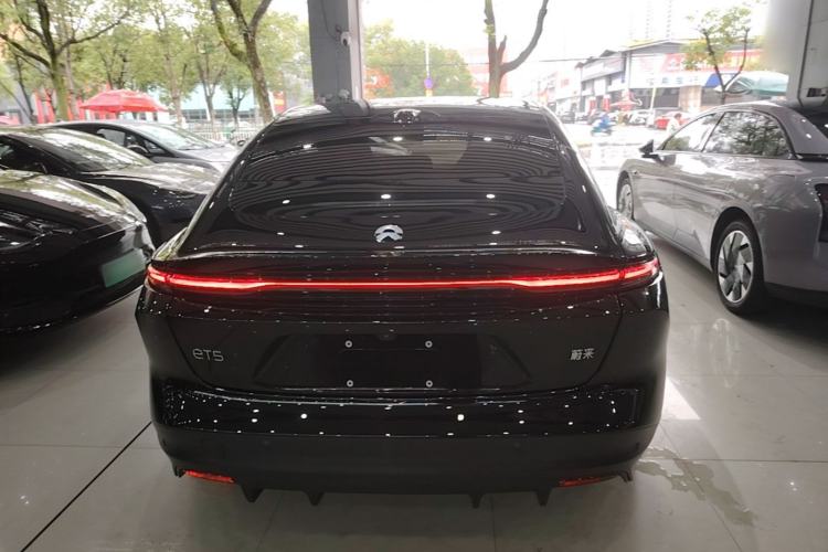NIO ET5 2024 — 5