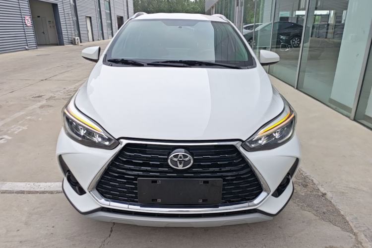 Toyota Yaris L 2020 — 2