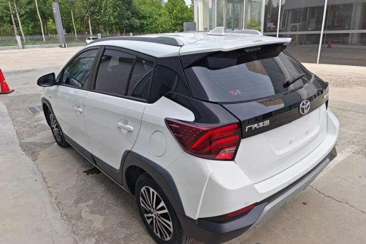 Toyota Yaris L 2020 — 4