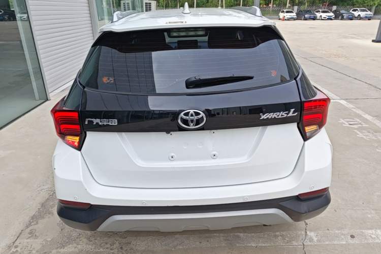 Toyota Yaris L 2020 — 5