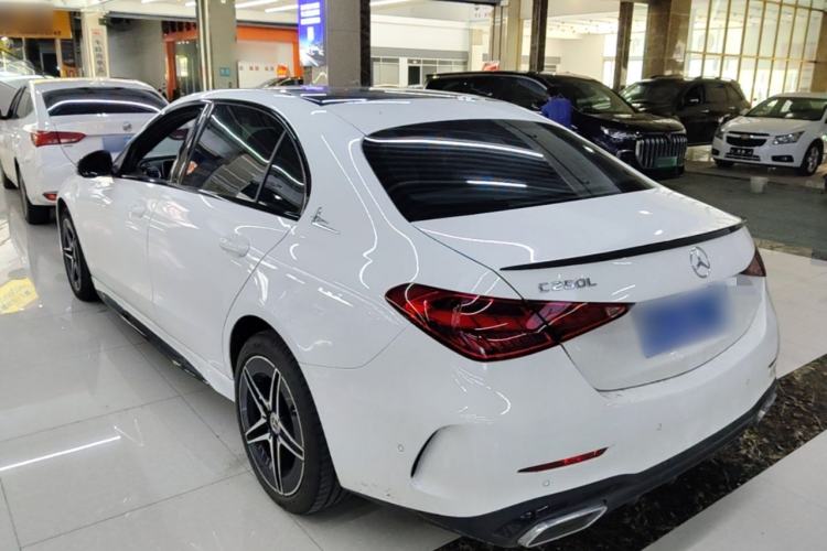 Mercedes-Benz C 260 L 2025 — 4