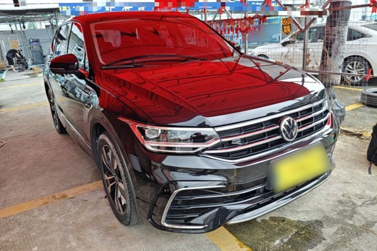 Volkswagen Tiguan L 2024 — фото 3