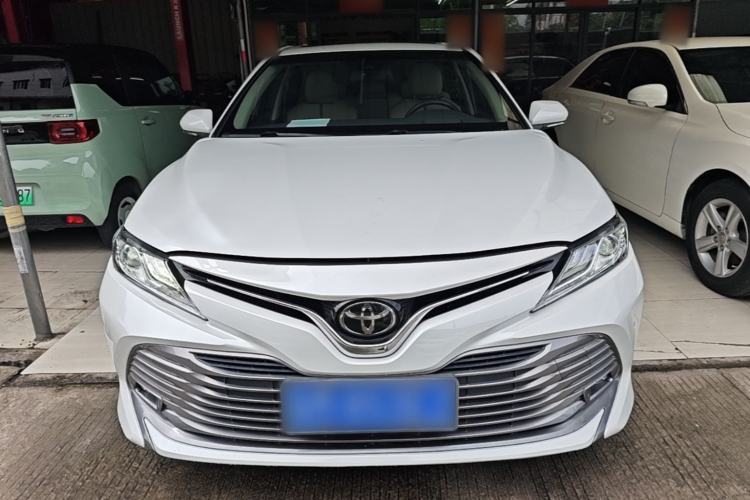 Toyota Camry 2019 — 2
