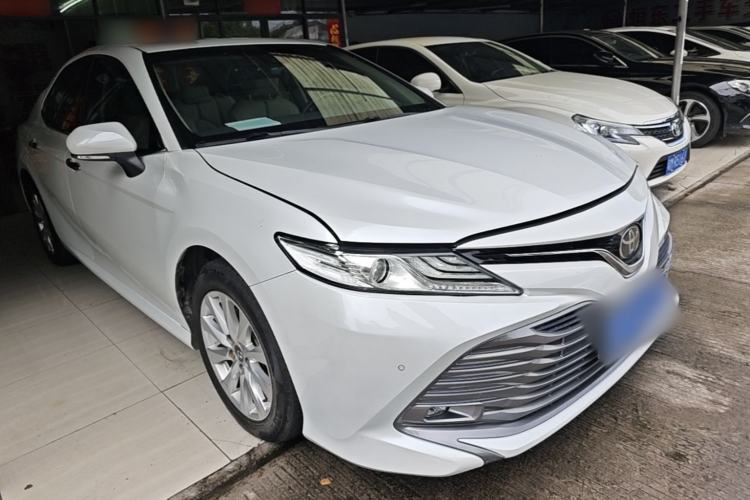 Toyota Camry 2019 — 3