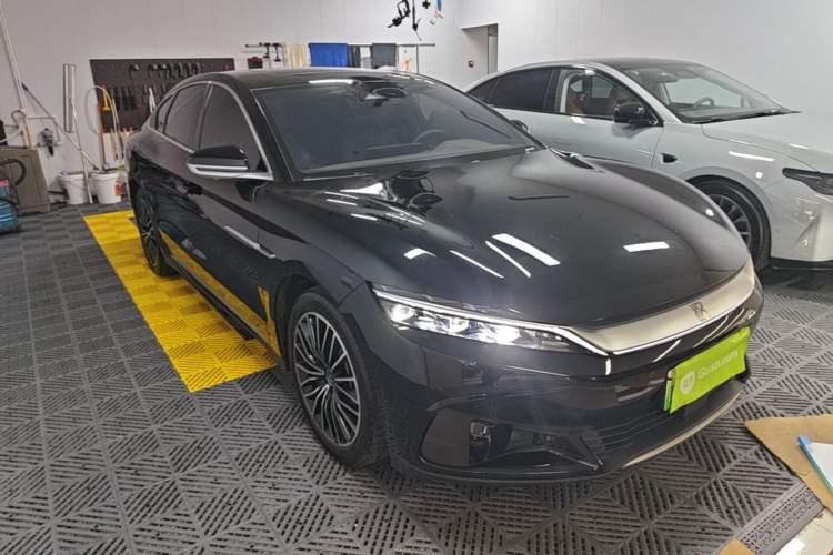 BYD Han 2024 — 3