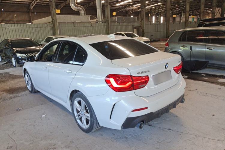 BMW 120i 2021 — фото 4