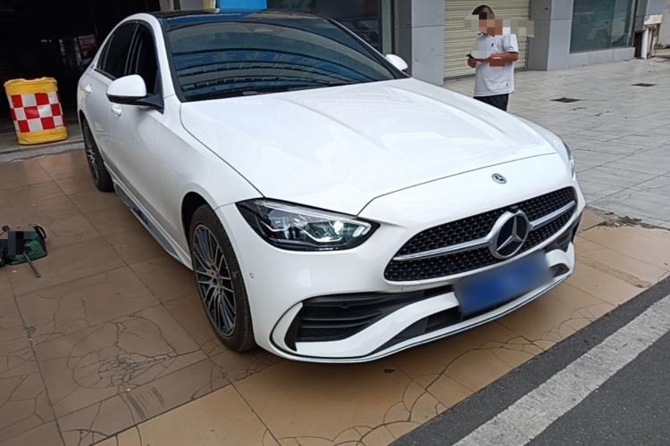 Mercedes-Benz C 260 L 2025 — 3