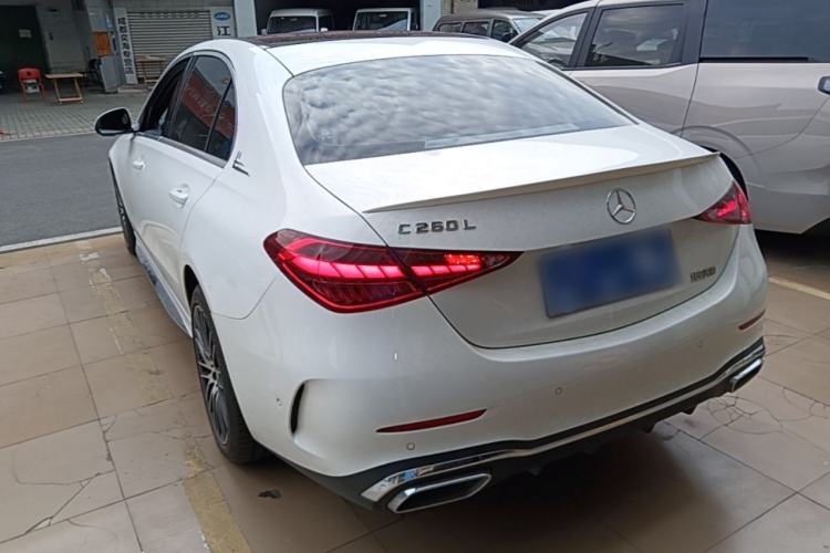 Mercedes-Benz C 260 L 2025 — 4