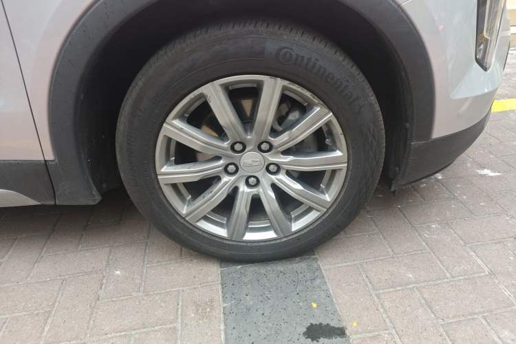 Cadillac XT4 2021 — 2