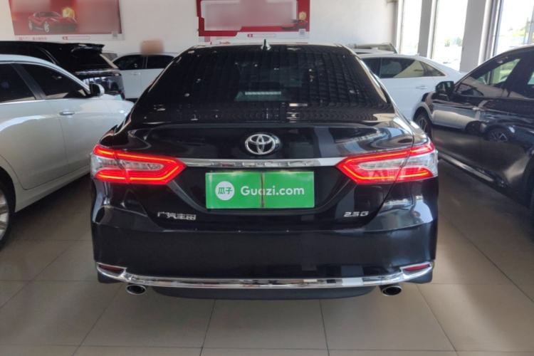 Toyota Camry 2023 — 5