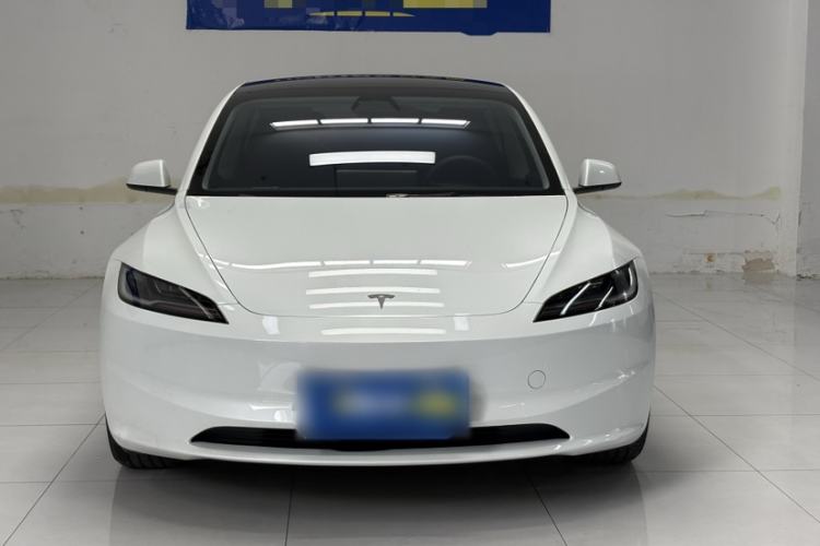 Tesla Model 3 2025 — 2