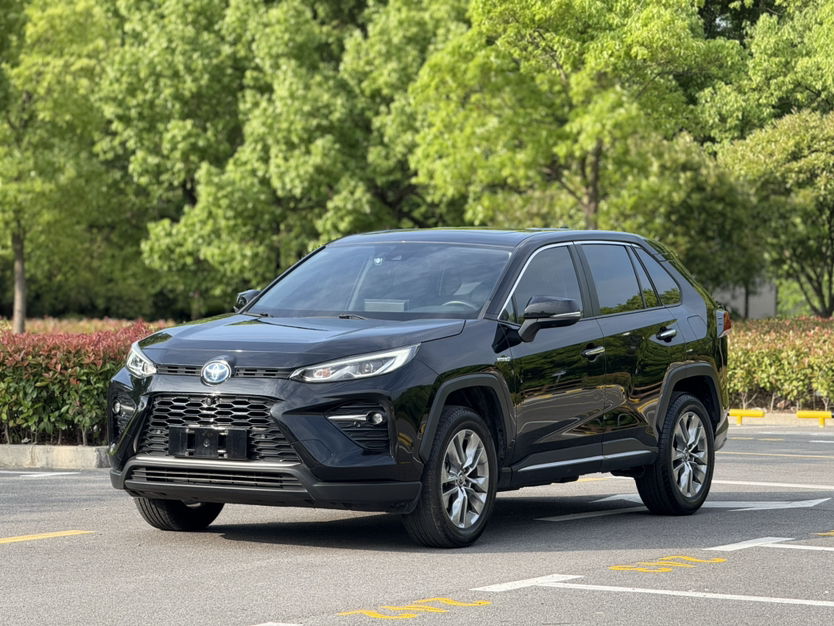 Toyota RAV4 2022 — фото 1