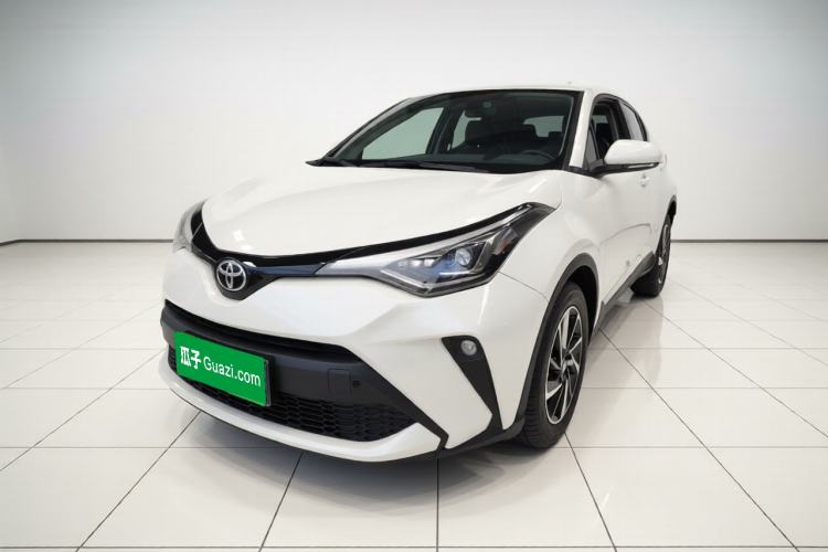 Toyota C-HR 2021 — фото 1