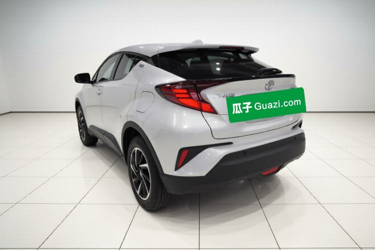 Toyota C-HR 2021 — фото 4